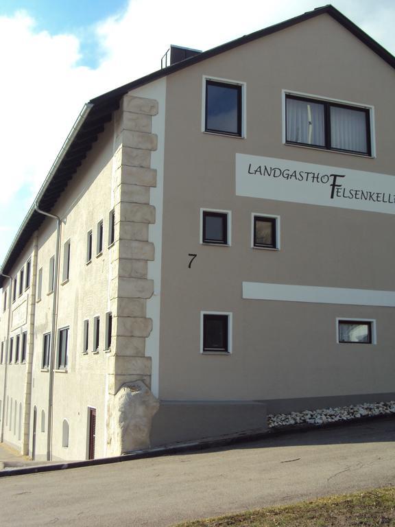 Landgasthof Felsenkeller Dinkelsbühl Exteriör bild